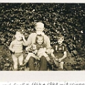 Peter Josef Carl mit seinen Enkelkindern